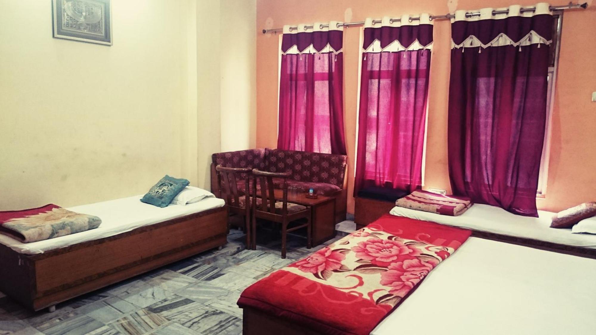 Hotel Aditya Inn Varanasi Rom bilde