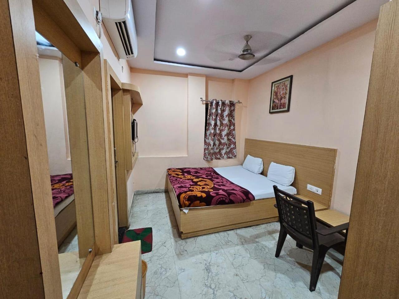 Hotel Aditya Inn Varanasi Eksteriør bilde